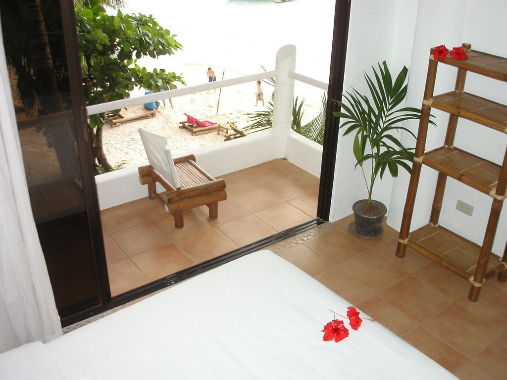 Artista Beach Villa Balabag  Bilik gambar
