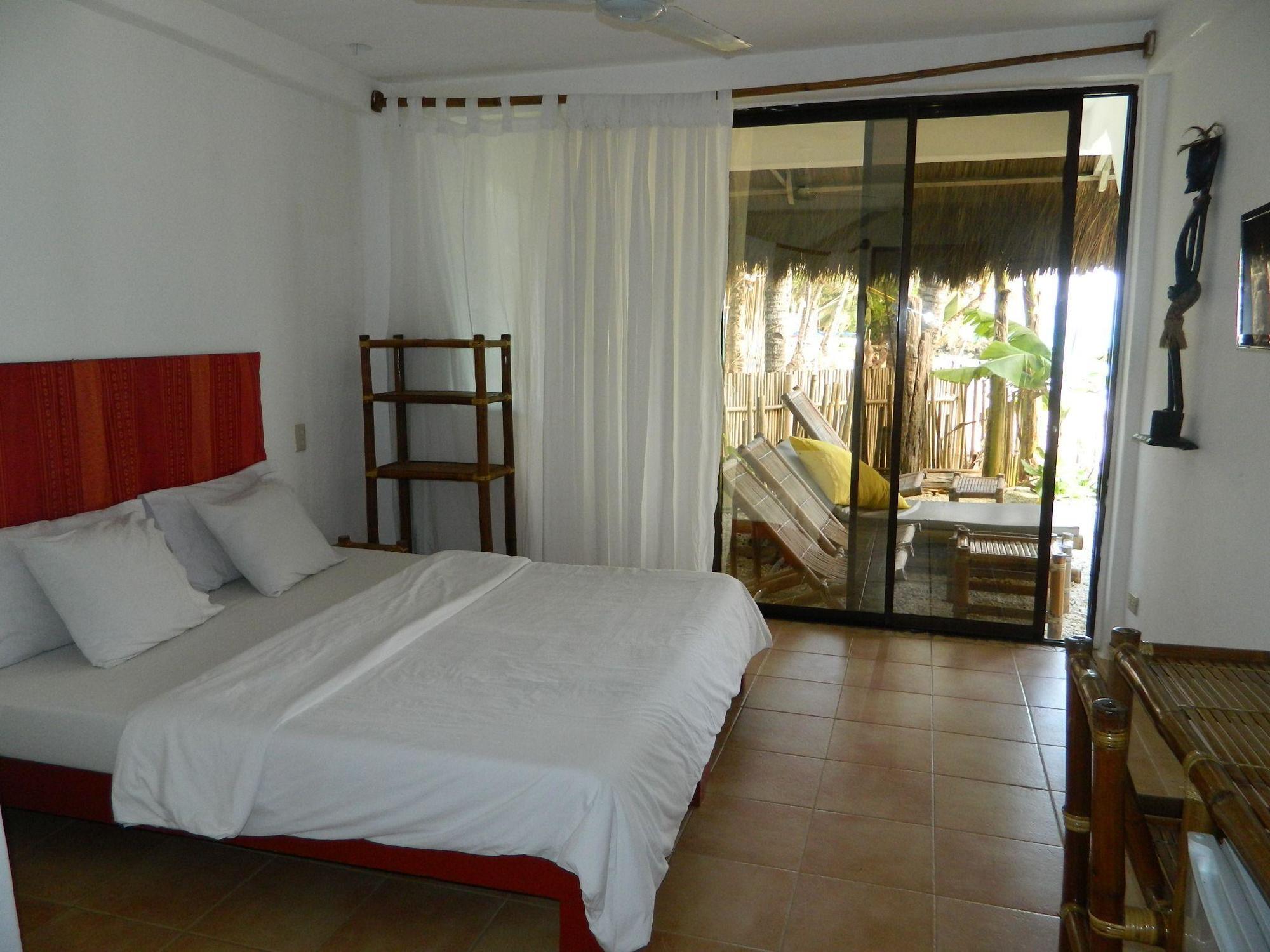 Artista Beach Villa Balabag  Luaran gambar