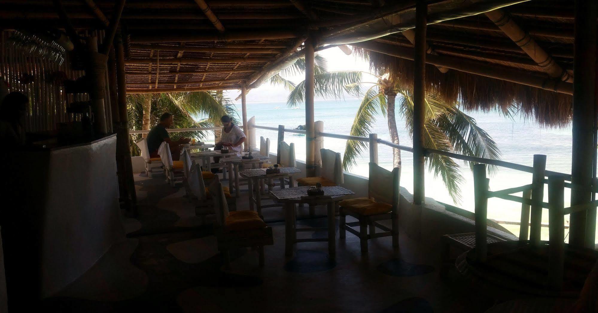 Artista Beach Villa Balabag  Luaran gambar