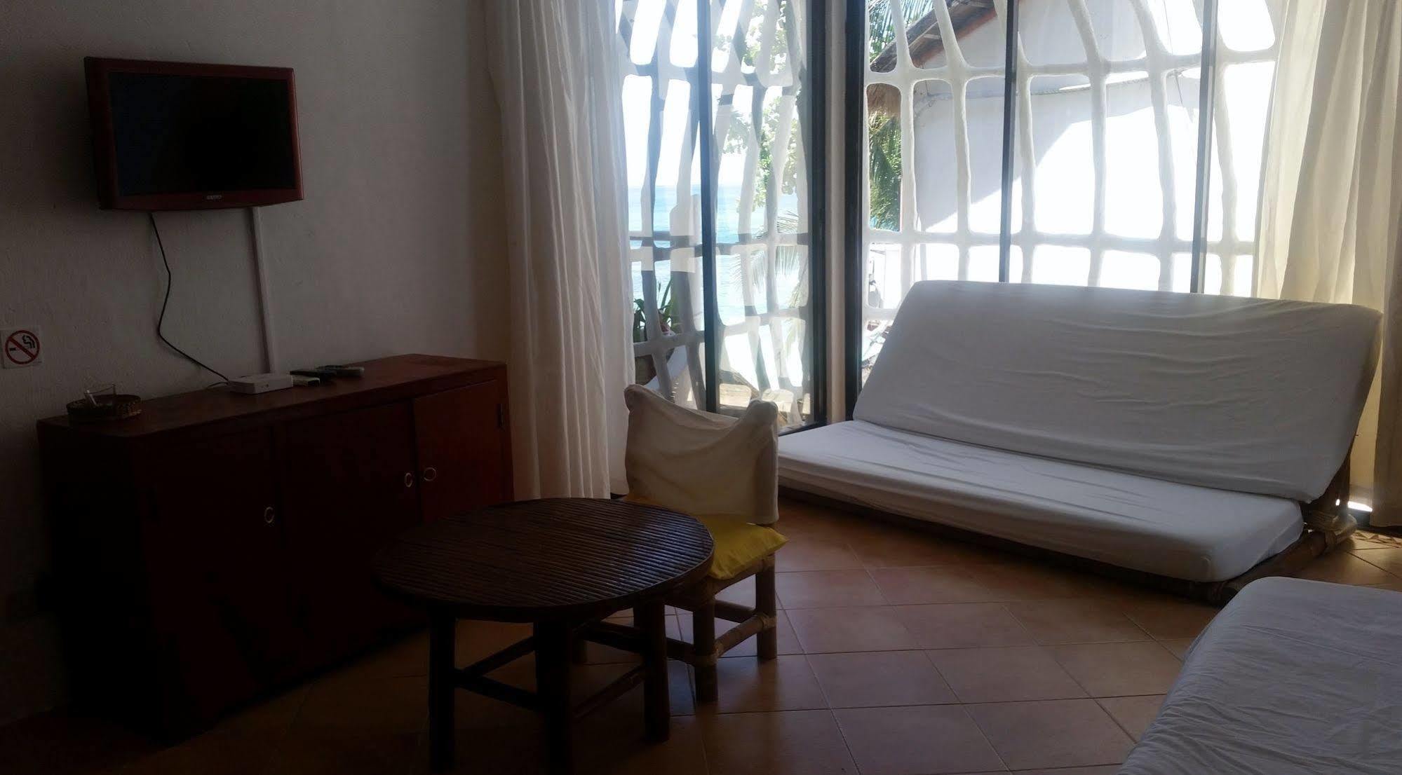 Artista Beach Villa Balabag  Luaran gambar