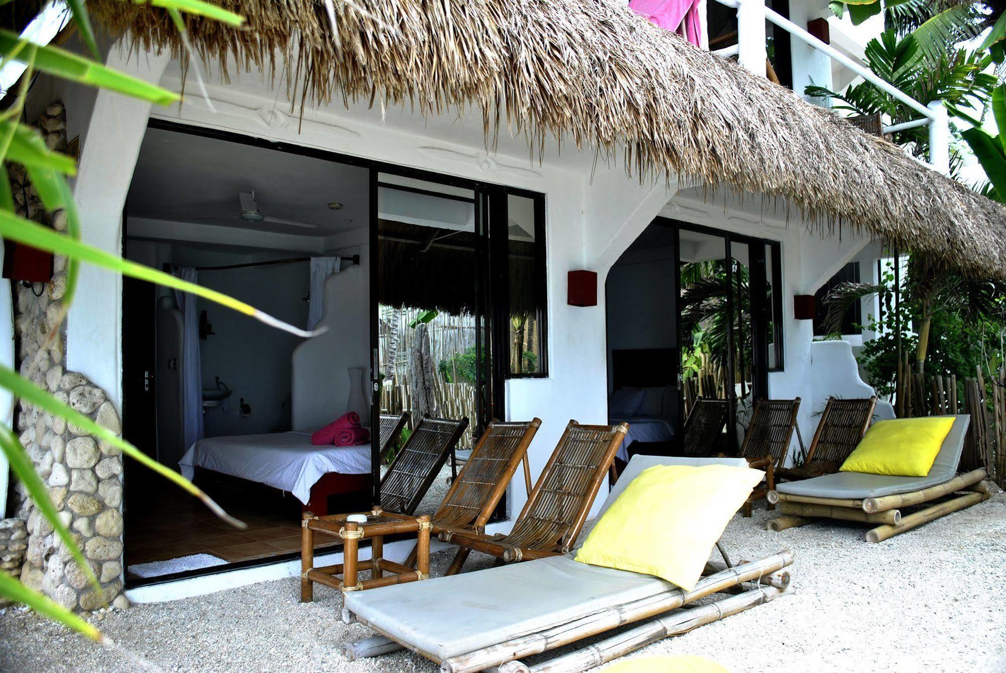 Artista Beach Villa Balabag  Luaran gambar