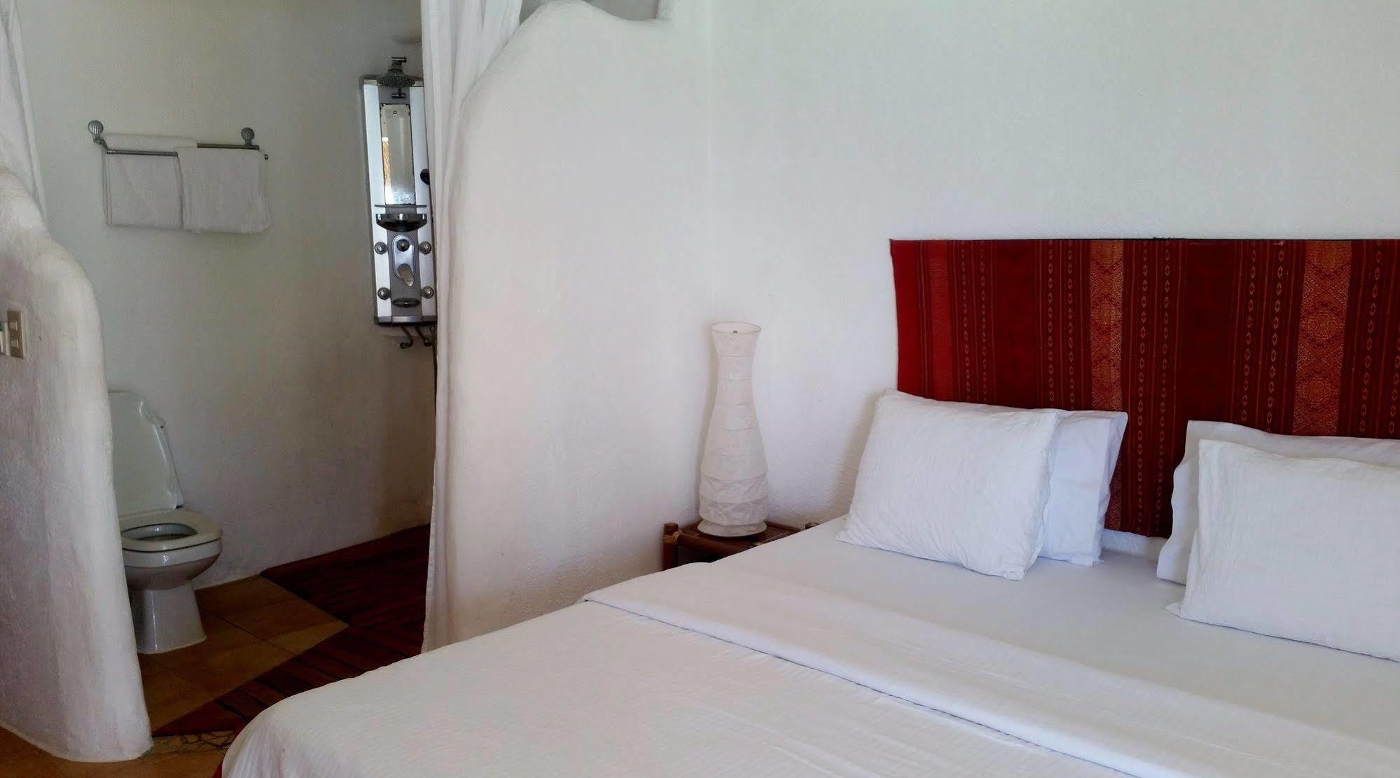 Artista Beach Villa Balabag  Luaran gambar