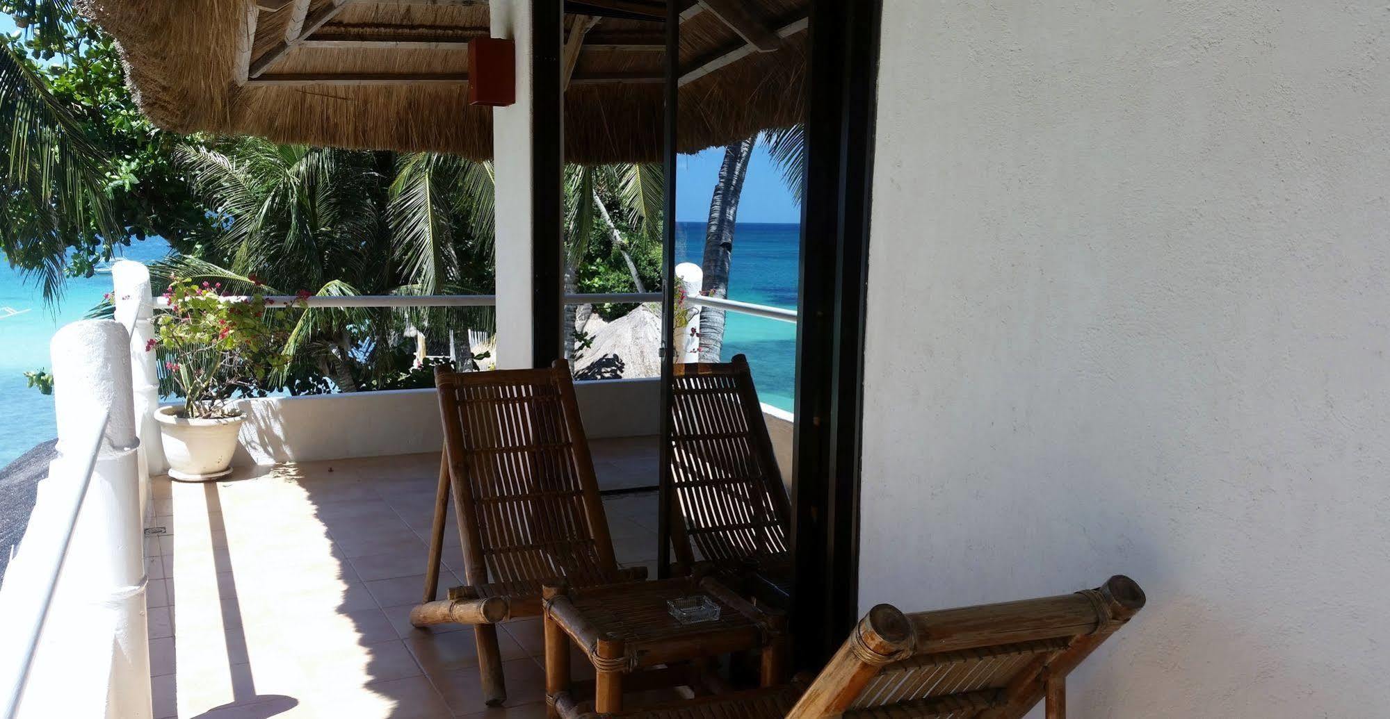 Artista Beach Villa Balabag  Luaran gambar