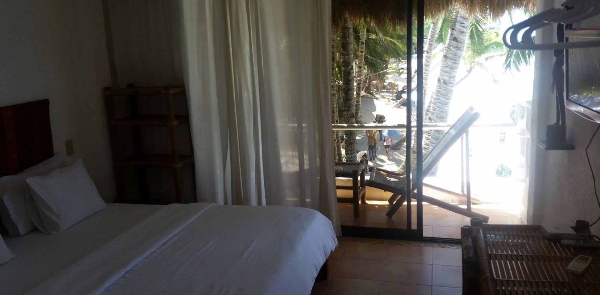 Artista Beach Villa Balabag  Luaran gambar